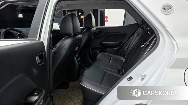 Hyundai Venue 2023 Белый из Кореи, фото 3