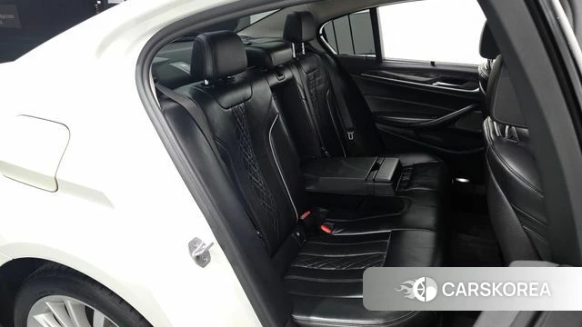 BMW 5 Series (G30) 2018 Белый из Кореи, фото 3