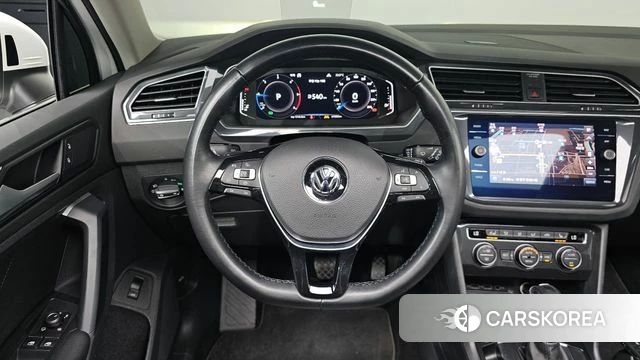 Volkswagen Tiguan second Generation 2020 Белый из Кореи, фото 3
