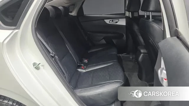 Kia The New K3 2nd generation 2022 Белый из Кореи, фото 3