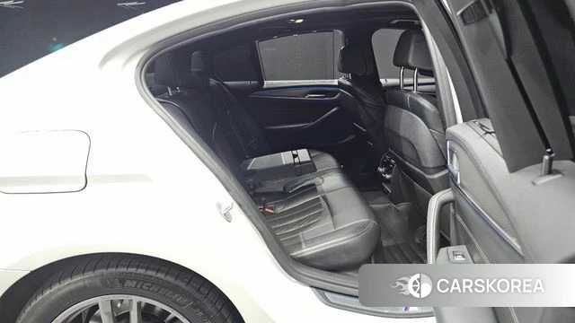 BMW 5 Series (G30) 2018 Белый из Кореи, фото 3