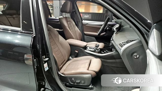 BMW X3 (G01) 2024 Черный из Кореи, фото 3