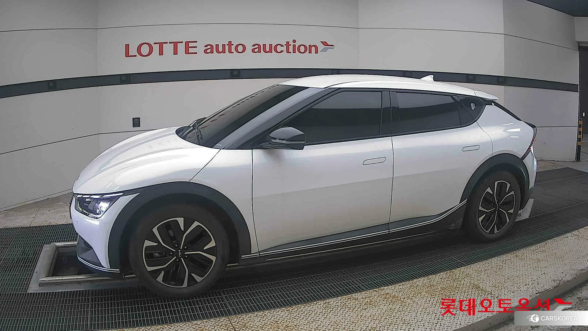 Kia EV6 2023 Белый из Кореи, фото 3