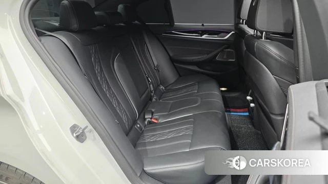 BMW 5 Series (G30) 2022 Белый из Кореи, фото 3