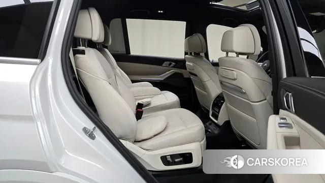 BMW X7 (G07) 2025 Белый из Кореи, фото 3