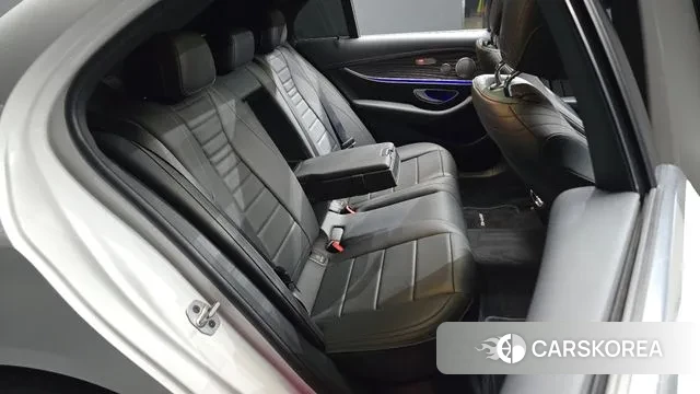 Mercedes-Benz E-Class W213 2021 Белый из Кореи, фото 3