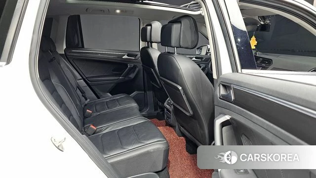 Volkswagen Tiguan second Generation 2018 Белый из Кореи, фото 3
