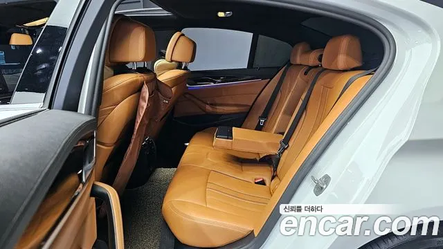 BMW 5 Series (G30) id 2689432 из Кореи 3