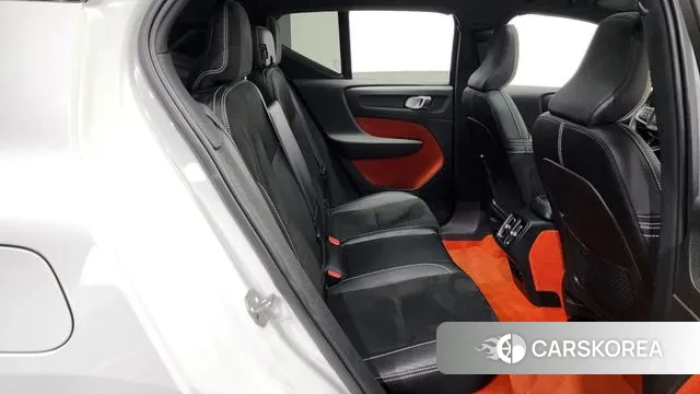 Volvo XC40 2021 Белый из Кореи, фото 3