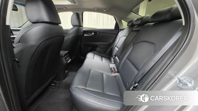 Kia The New K3 2nd generation 2024 Серебристо-серый из Кореи, фото 3