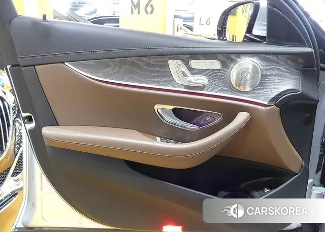 Mercedes-Benz E-Class W213 2022 Серебряный из Кореи, фото 3