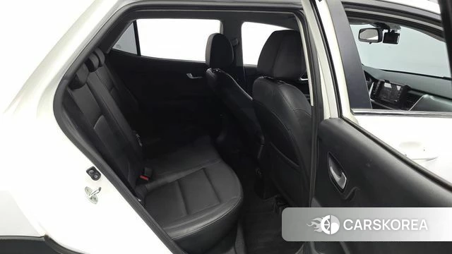Kia Stonic 2018 Белый из Кореи, фото 3