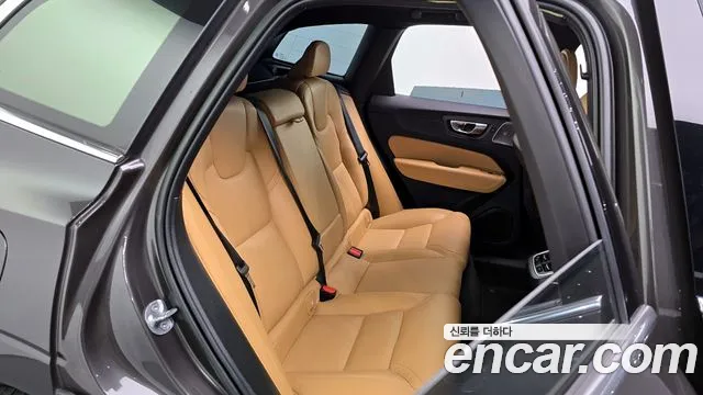 Volvo XC60 second Generation 2023 Серый из Кореи, фото 3