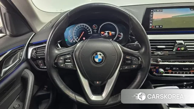 BMW 5 Series (G30) 2018 Белый из Кореи, фото 3