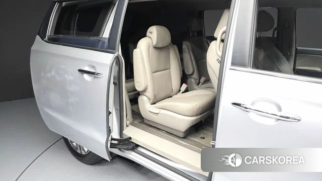 Kia The New Carnival 2018 Серебряный из Кореи, фото 3