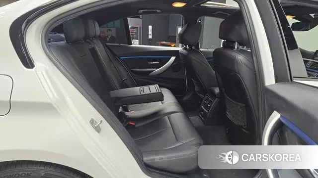 BMW 3 Series (F30) 2018 Белый из Кореи, фото 3