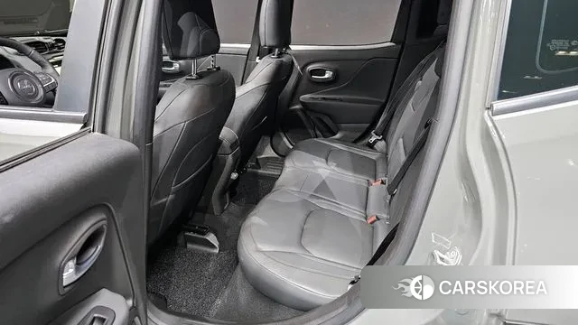 Jeep Renegade 2022 Серебристо-серый из Кореи, фото 3