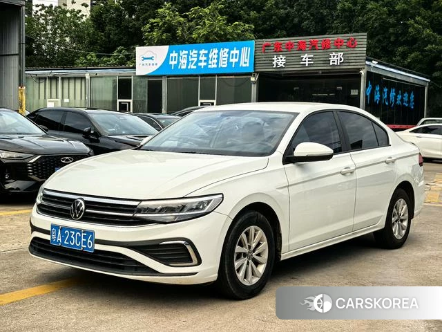 Volkswagen Bora 2024 Белый из Китая, фото 3