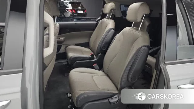 Kia The New Carnival 4th Generation 2025 Серебристо-серый из Кореи, фото 3