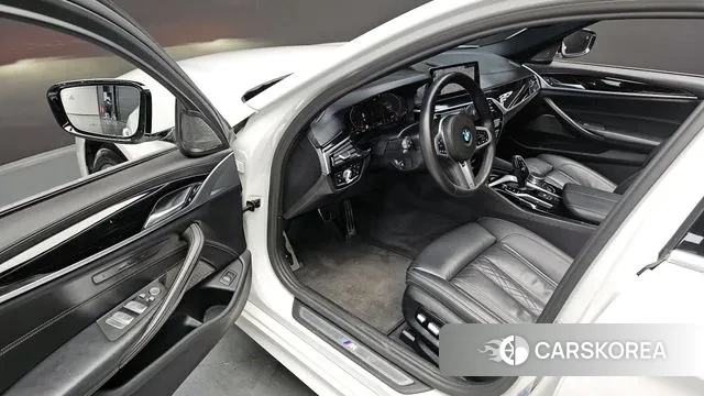 BMW 5 Series (G30) 2020 Белый из Кореи, фото 3