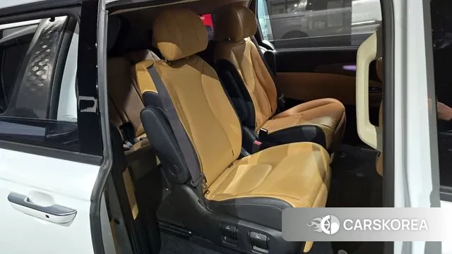 Kia Carnival 4th generation 2023 Белый из Кореи, фото 3