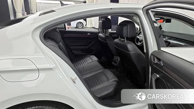 Volkswagen Passat GT (B8) 2021 Белый из Кореи, фото 3