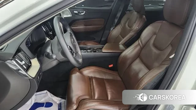 Volvo XC60 second Generation 2019 Белый из Кореи, фото 3
