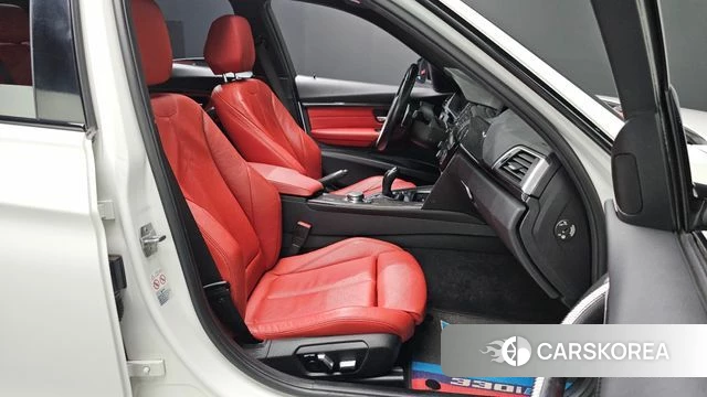 BMW 3 Series (F30) 2018 Белый из Кореи, фото 3