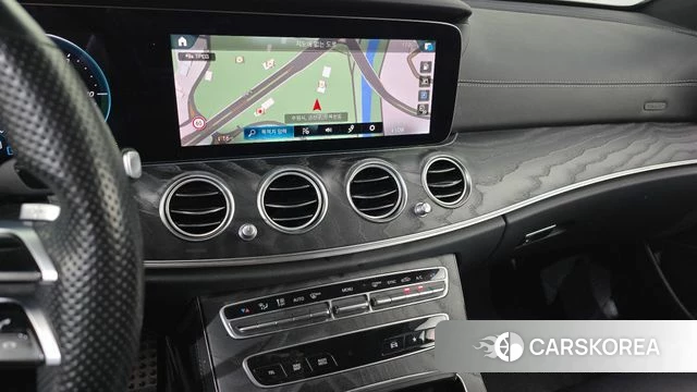 Mercedes-Benz E-Class W213 2021 Серый из Кореи, фото 3