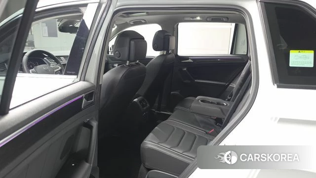 Volkswagen Tiguan second Generation 2022 Белый из Кореи, фото 3