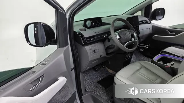Hyundai Staria 2023 Серебряный из Кореи, фото 3