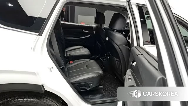 Hyundai The New Santa Fe 2023 Белый из Кореи, фото 3