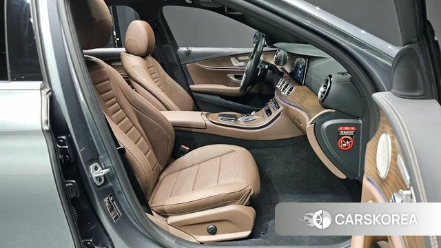 Mercedes-Benz E-Class W213 2021 Серый из Кореи, фото 3