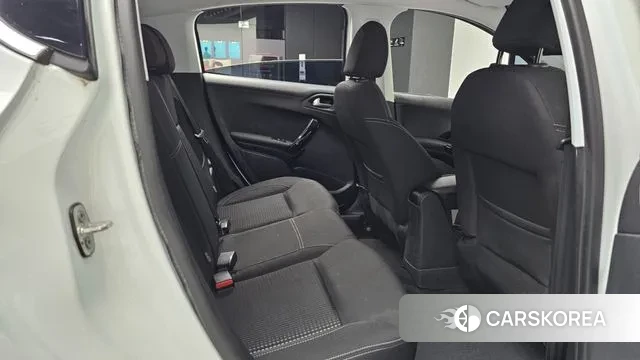 Peugeot 208 2018 Белый из Кореи, фото 3