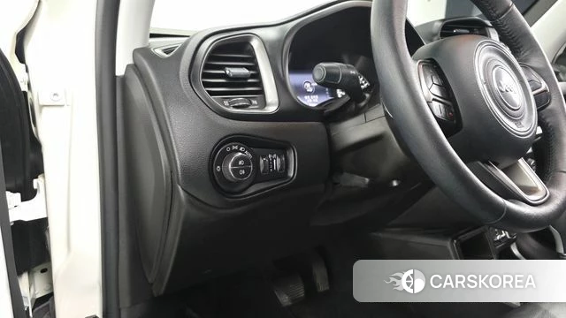 Jeep Renegade 2022 Жемчужный цвет из Кореи, фото 3