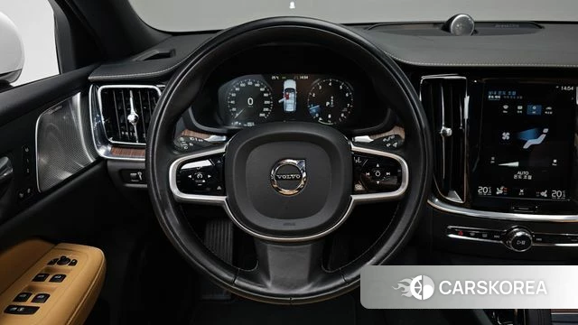 Volvo V60 Cross-Country 2nd Generation 2020 Белый из Кореи, фото 3