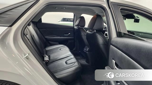 Hyundai Avante (CN7) 2023 Серебряный из Кореи, фото 3