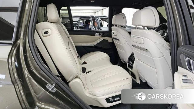 BMW X7 (G07) 2025 Зеленый из Кореи, фото 3