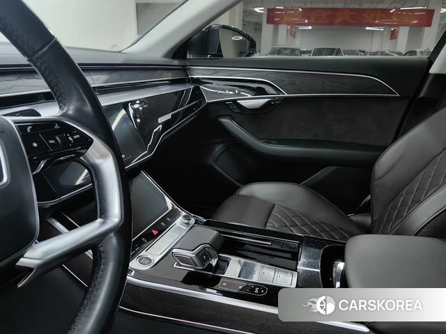 Audi A8 2021 Черный из Китая, фото 3