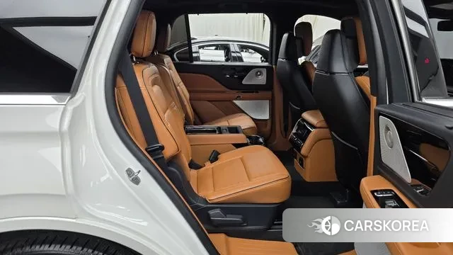 Lincoln Aviator 2nd generation 2024 Белый из Кореи, фото 3