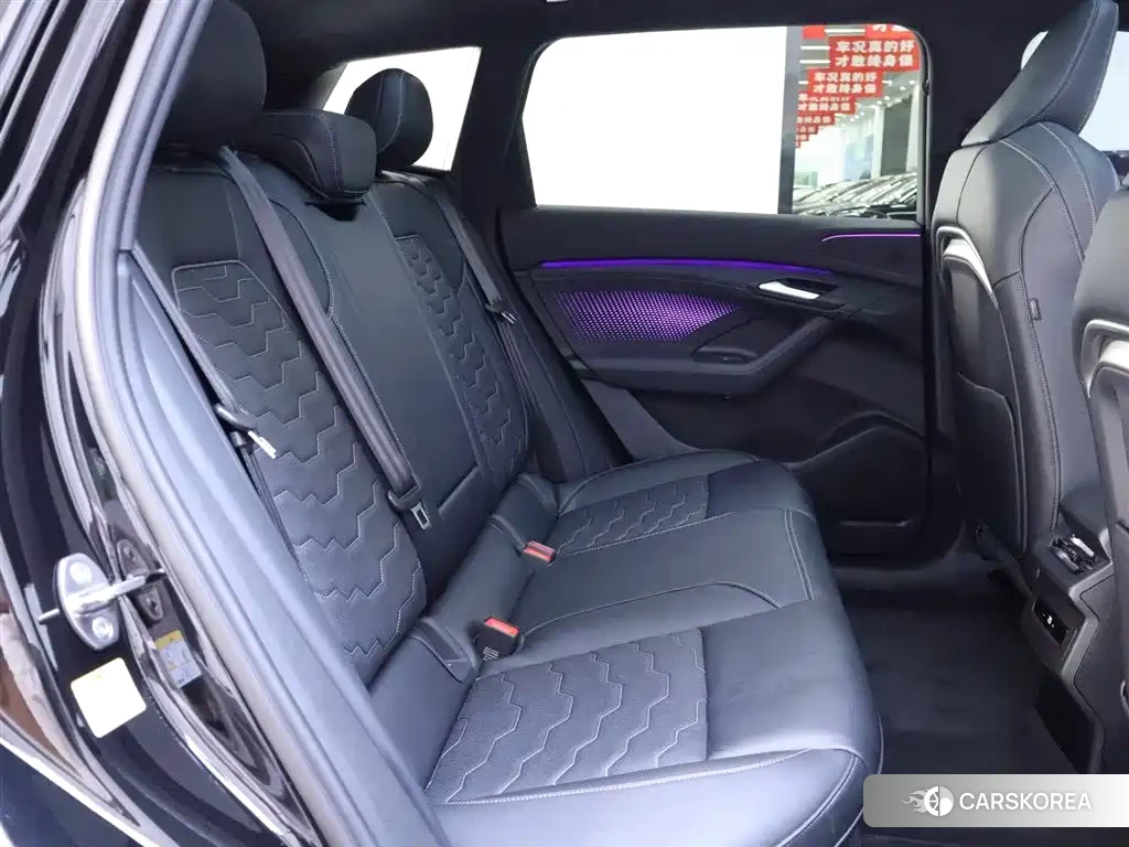 Audi Q6L 2025 Черный из Китая, фото 3