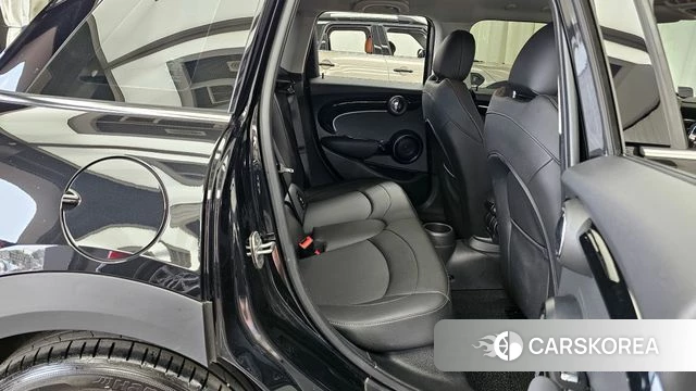 Mini Cooper 2023 Черный из Кореи, фото 3