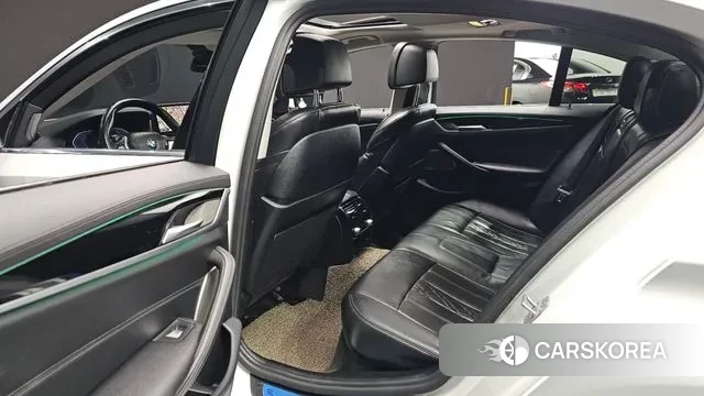 BMW 5 Series (G30) 2021 Белый из Кореи, фото 3