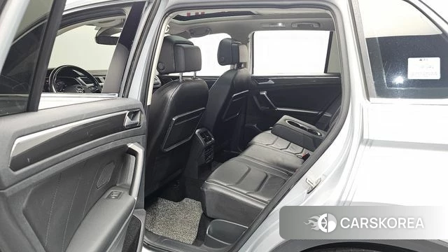 Volkswagen Tiguan second Generation 2018 Серебристо-серый из Кореи, фото 3
