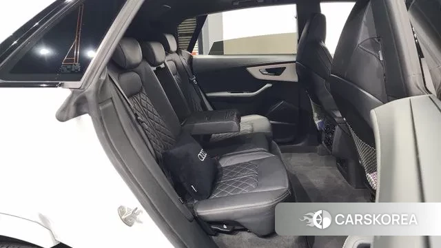 Audi Q8 (4M) 2023 Белый из Кореи, фото 3