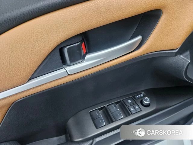 Toyota Camry (XV80) 2024 Белый из Кореи, фото 3