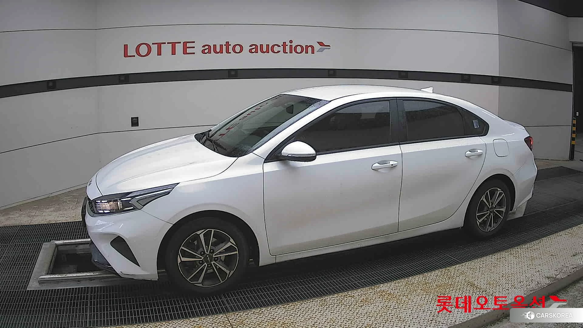 Kia K3 2022 Белый из Кореи, фото 3