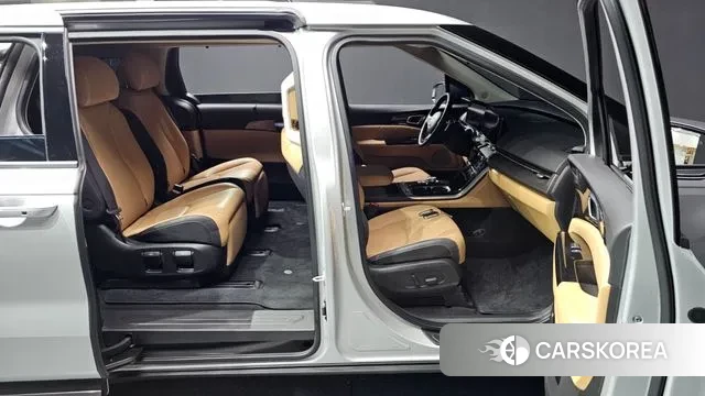 Kia Carnival 4th generation 2022 Серебристо-серый из Кореи, фото 3