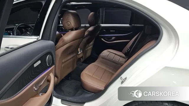 Mercedes-Benz E-Class W213 2022 Белый из Кореи, фото 3