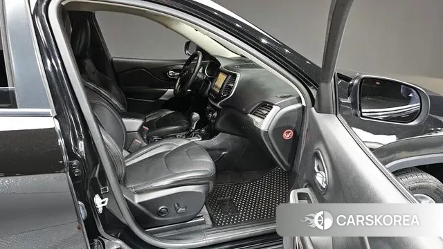 Jeep Cherokee (KL) 2018 Черный из Кореи, фото 3